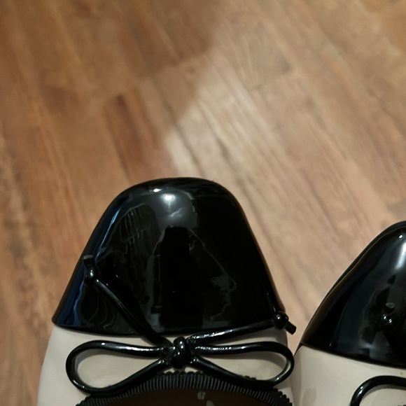 Tahari Intel Bow Ballet Flats with Cap Toes in Chanel Style - Picture 8 of 11